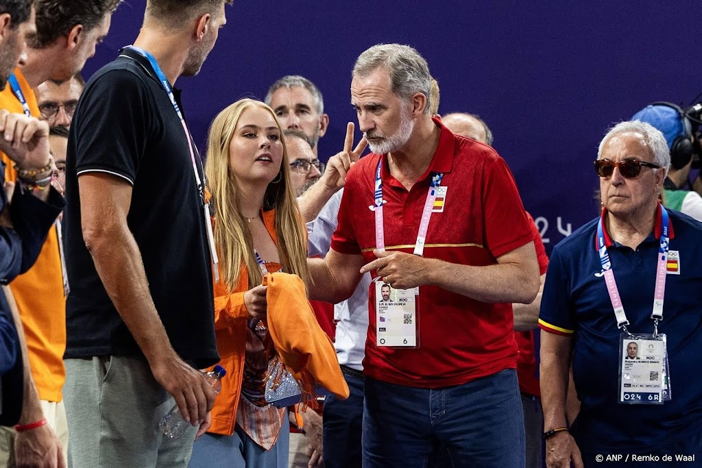 Amalia watches athletics and basketball with other members of the royal family